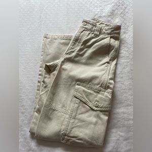 Aritzia Straight Leg Cargo Pants Birch Women’s Size 00